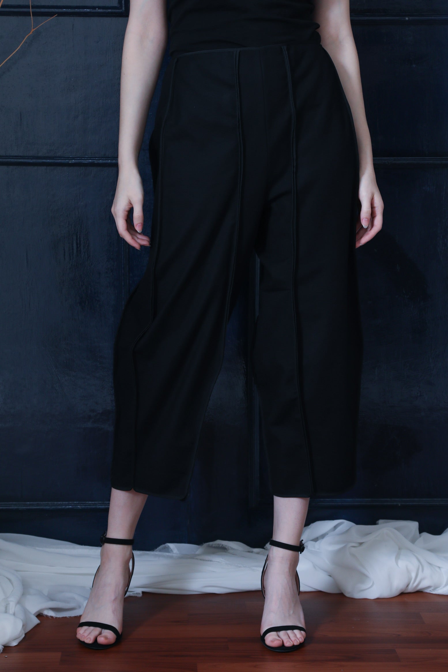 CELANA TRANSFORMER HITAM