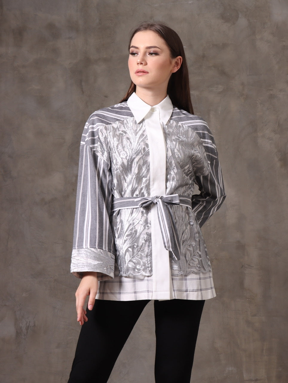 Bloom et Champs Kemeja Tulle Abu