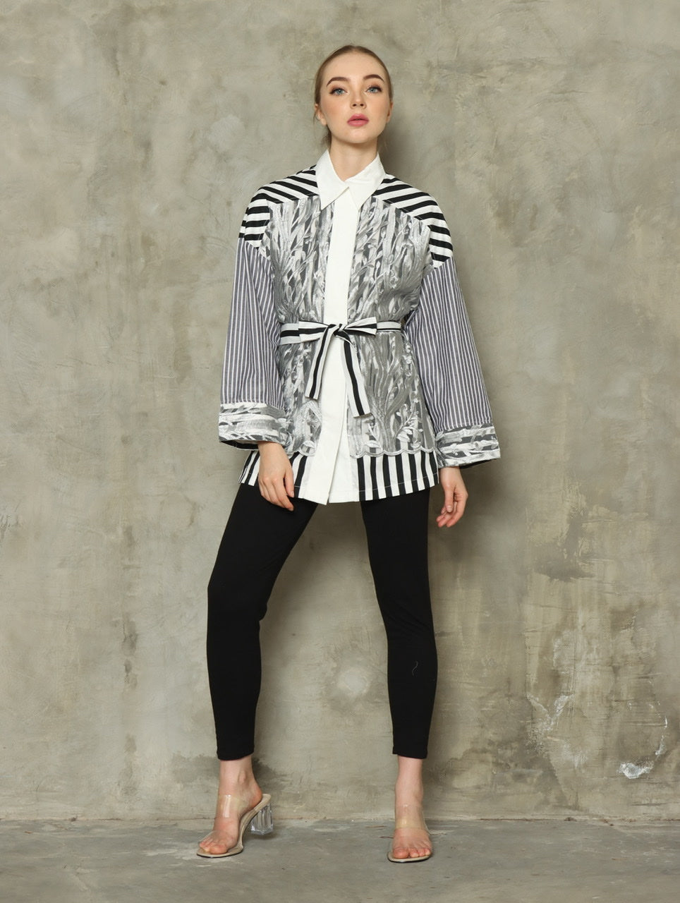 Kemeja Stripes Tile Bordir Abu Putih