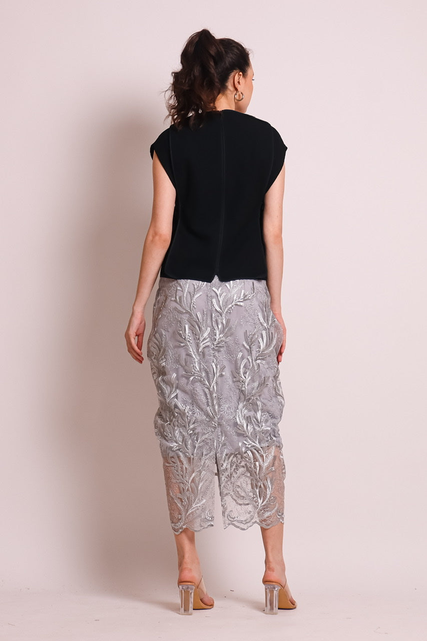 Bloom et Champs Sequined Top in Black/Gold