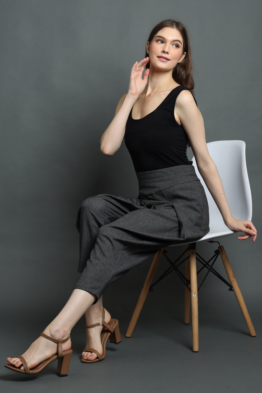 Celana Tulip in Dark Grey