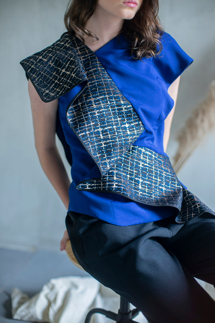 Top Tangga Biru