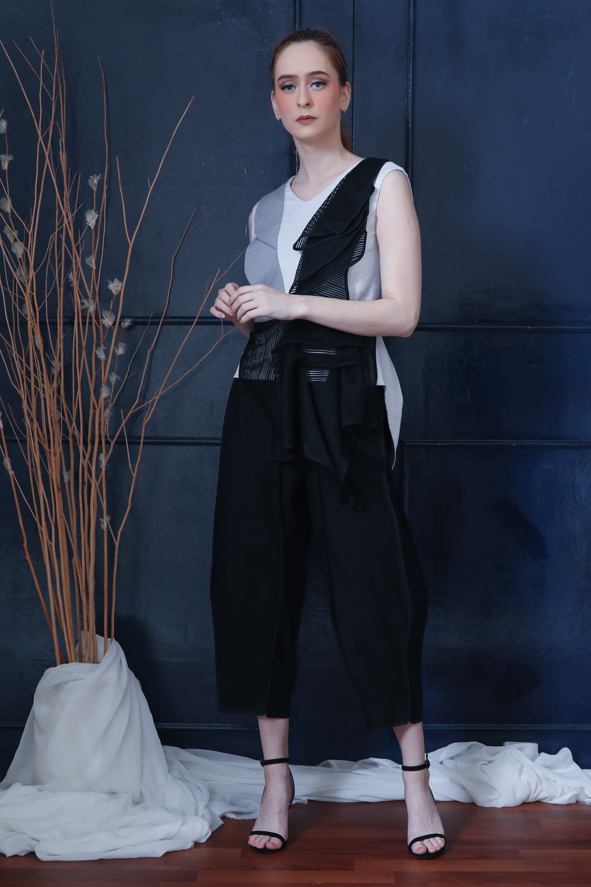 TOP PLOI RENDA HITAM