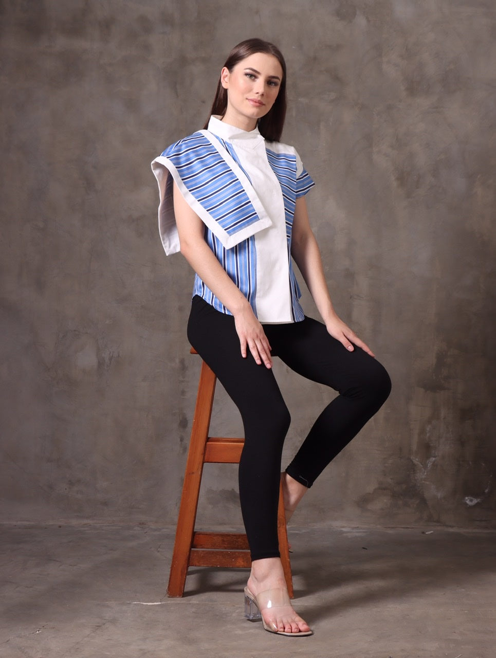 Bloom et Champs Kemeja Salur Biru Kerah Tinggi