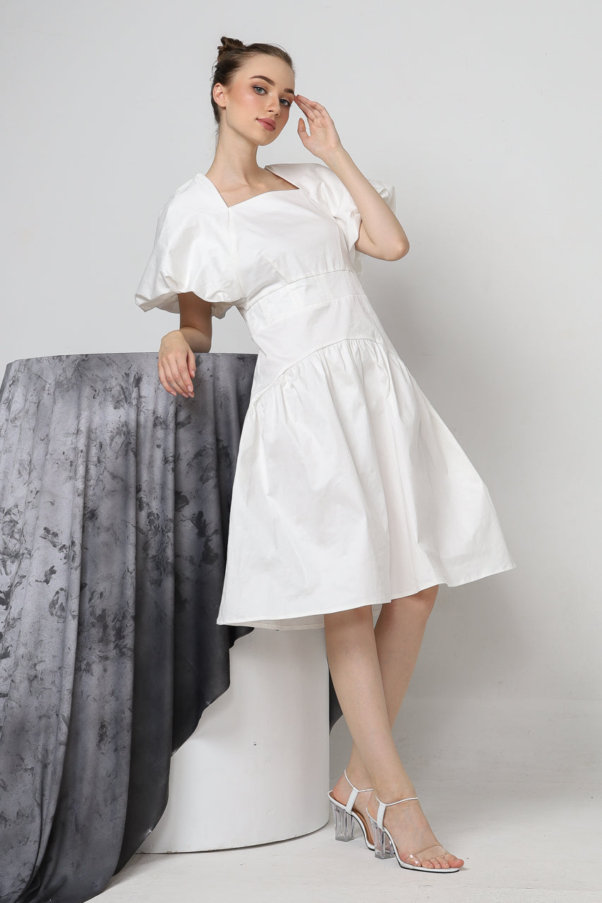 Bloom et Champs Dress Putih
