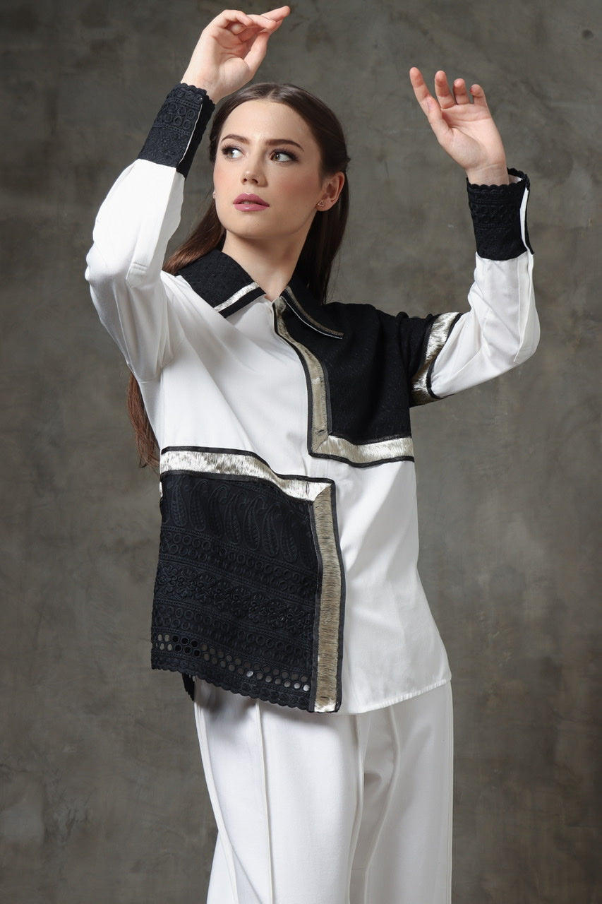 Kemeja Catur Monochrome