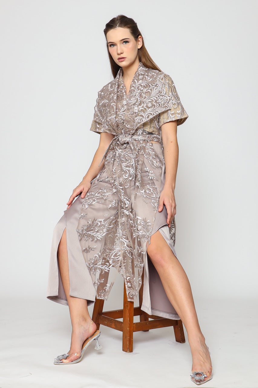 Bloom et Champs Kimono Panjang Renda