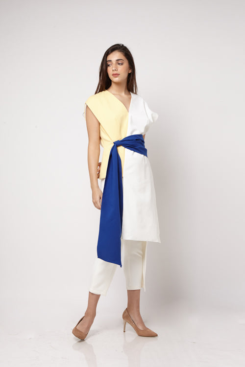 Tiga Warna Top