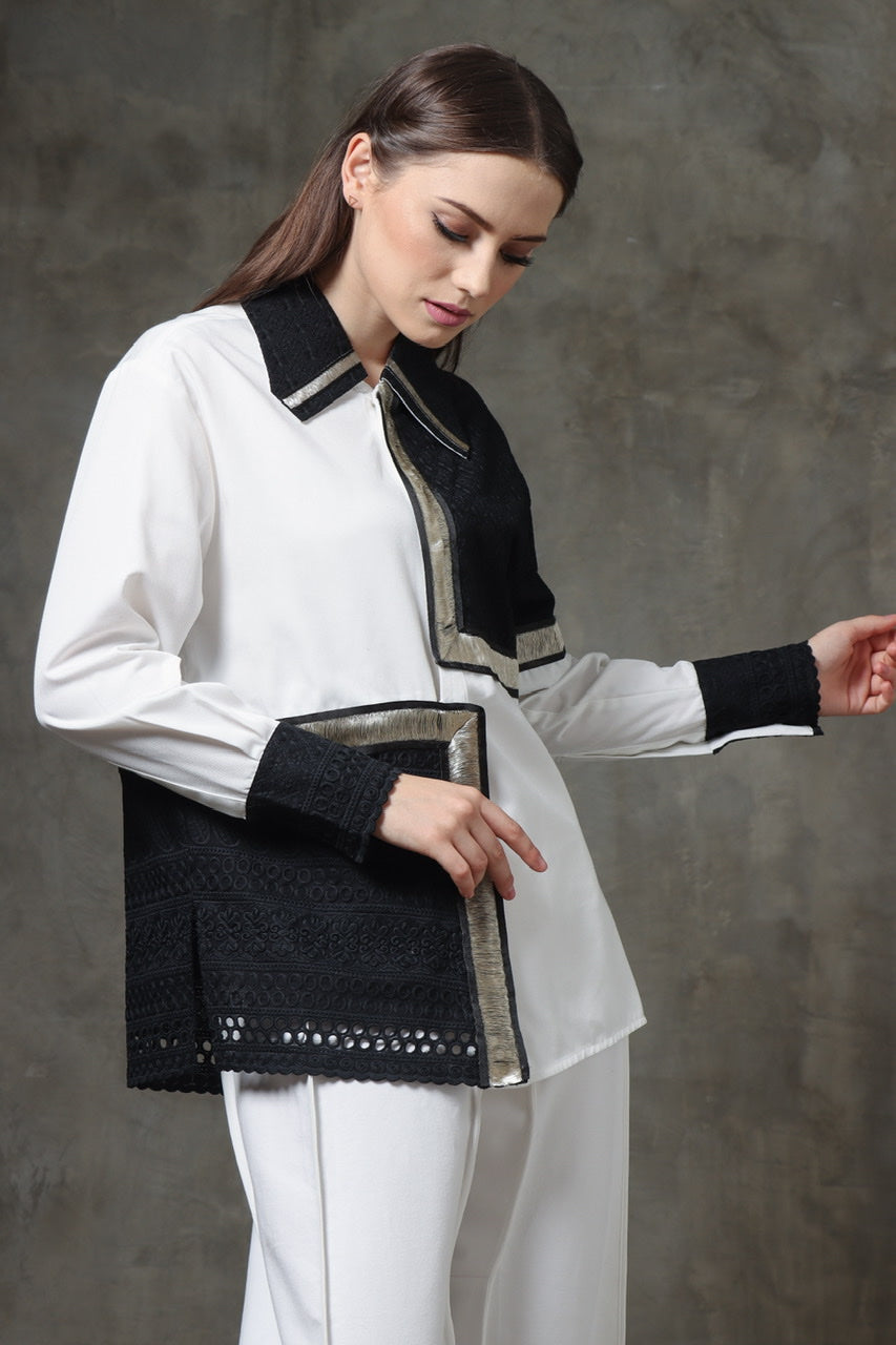 Kemeja Catur Monochrome