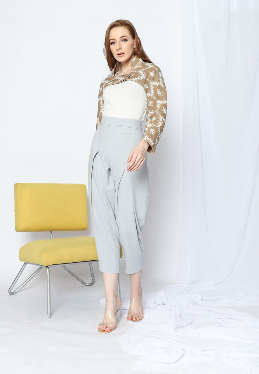 Top Setengah Cape Outer in Beige