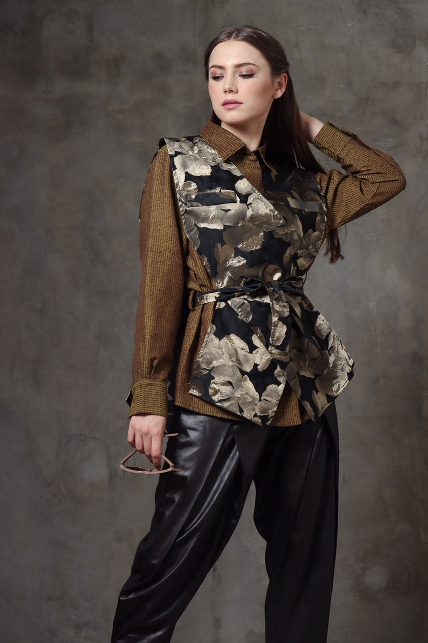 Kemeja Vest Bunga in Caramel inner