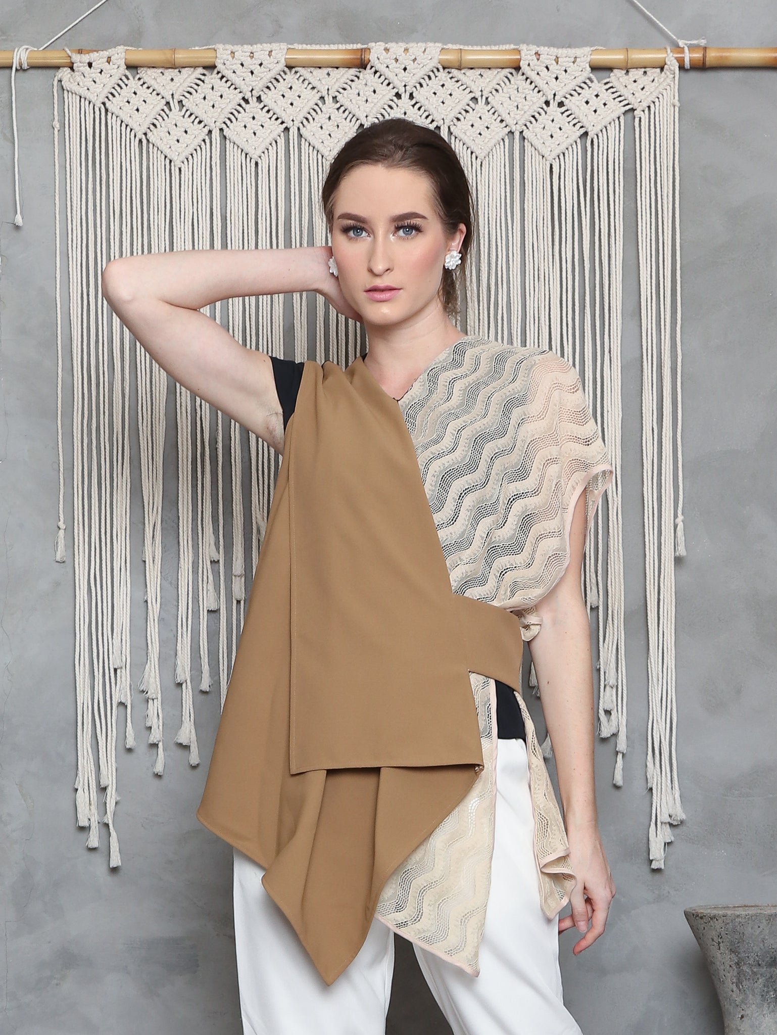 TOP LAPEL RENDA COKLAT