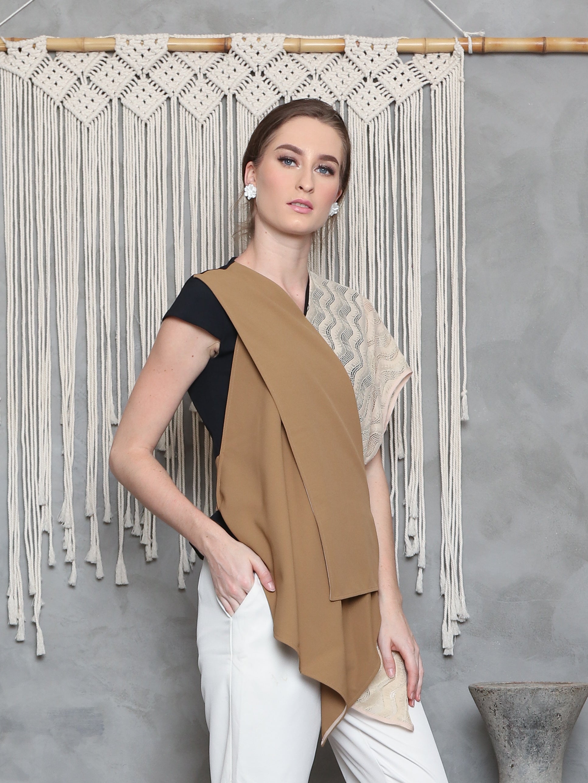 TOP LAPEL RENDA COKLAT