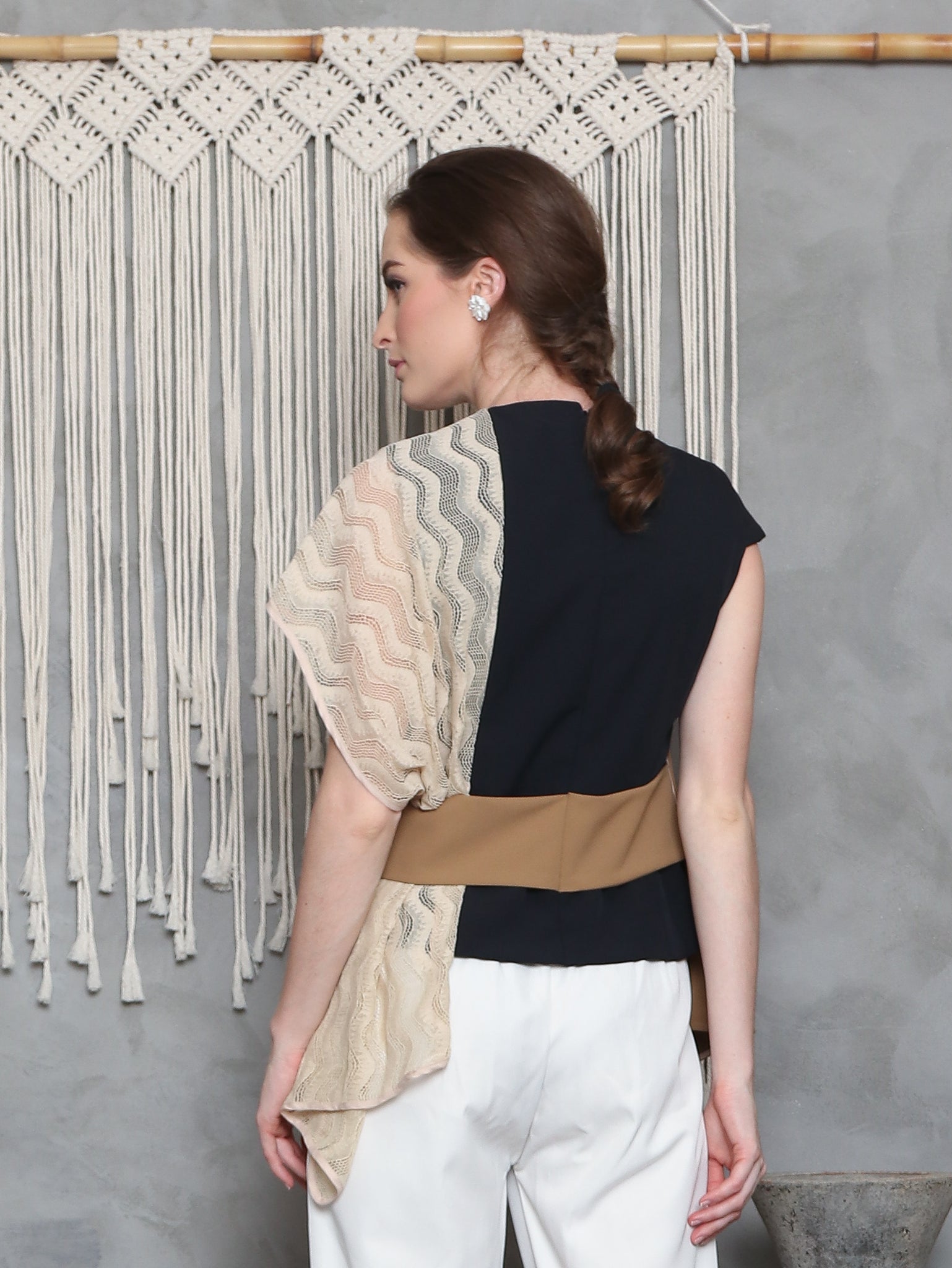 TOP LAPEL RENDA COKLAT