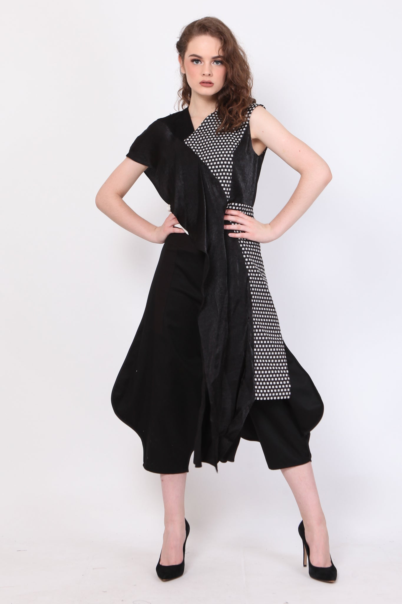 Top Monochrome Jala