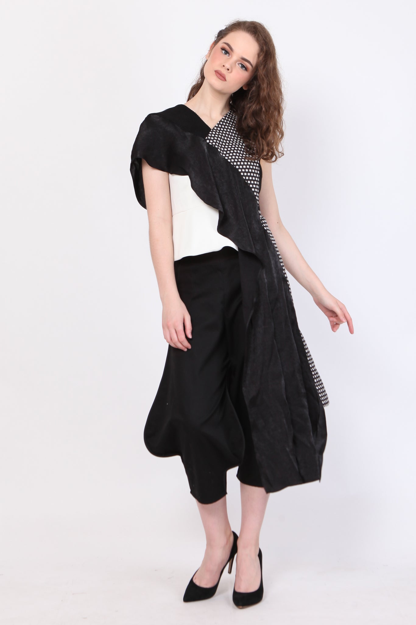 Top Monochrome Jala
