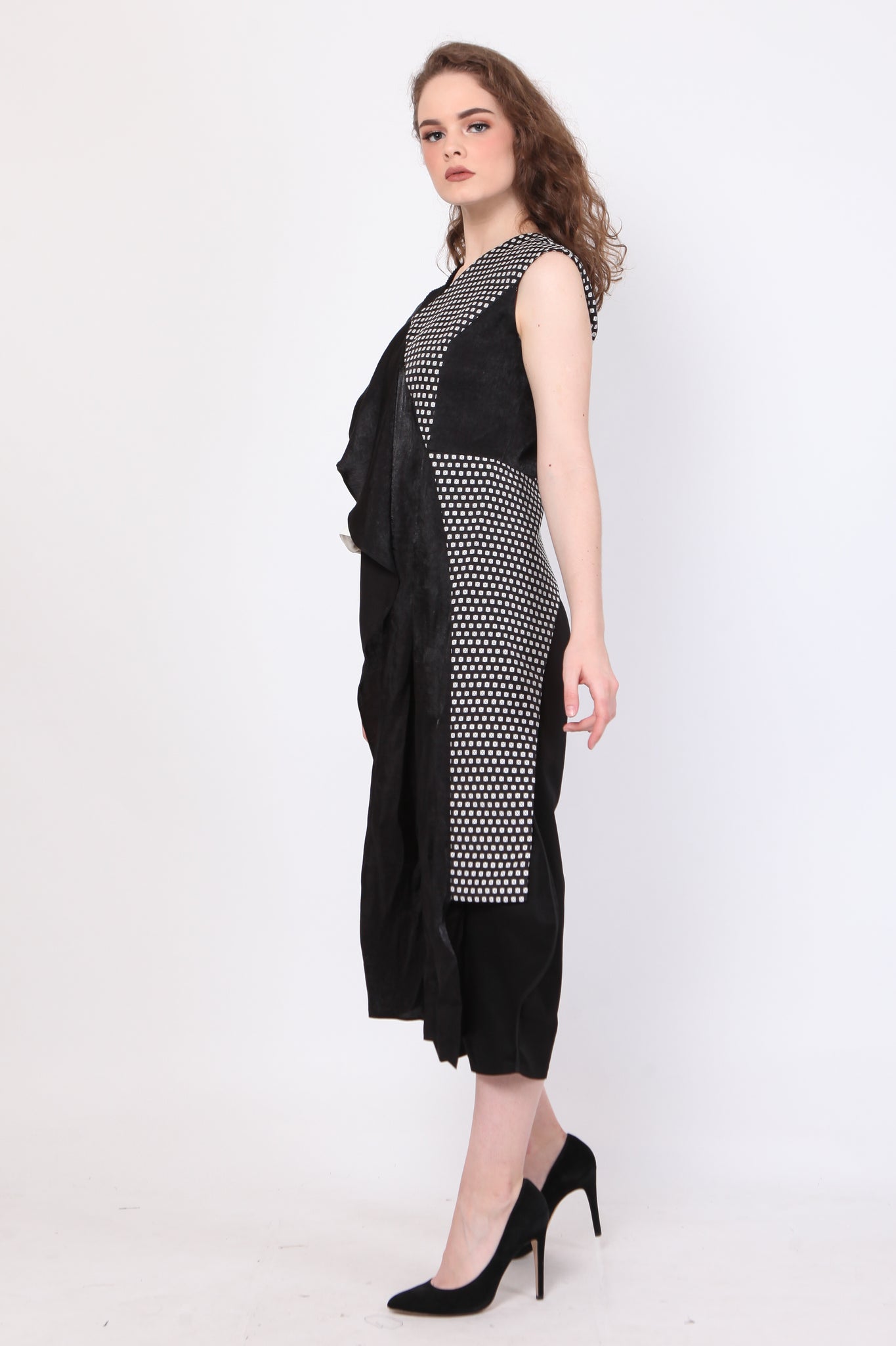 Top Monochrome Jala
