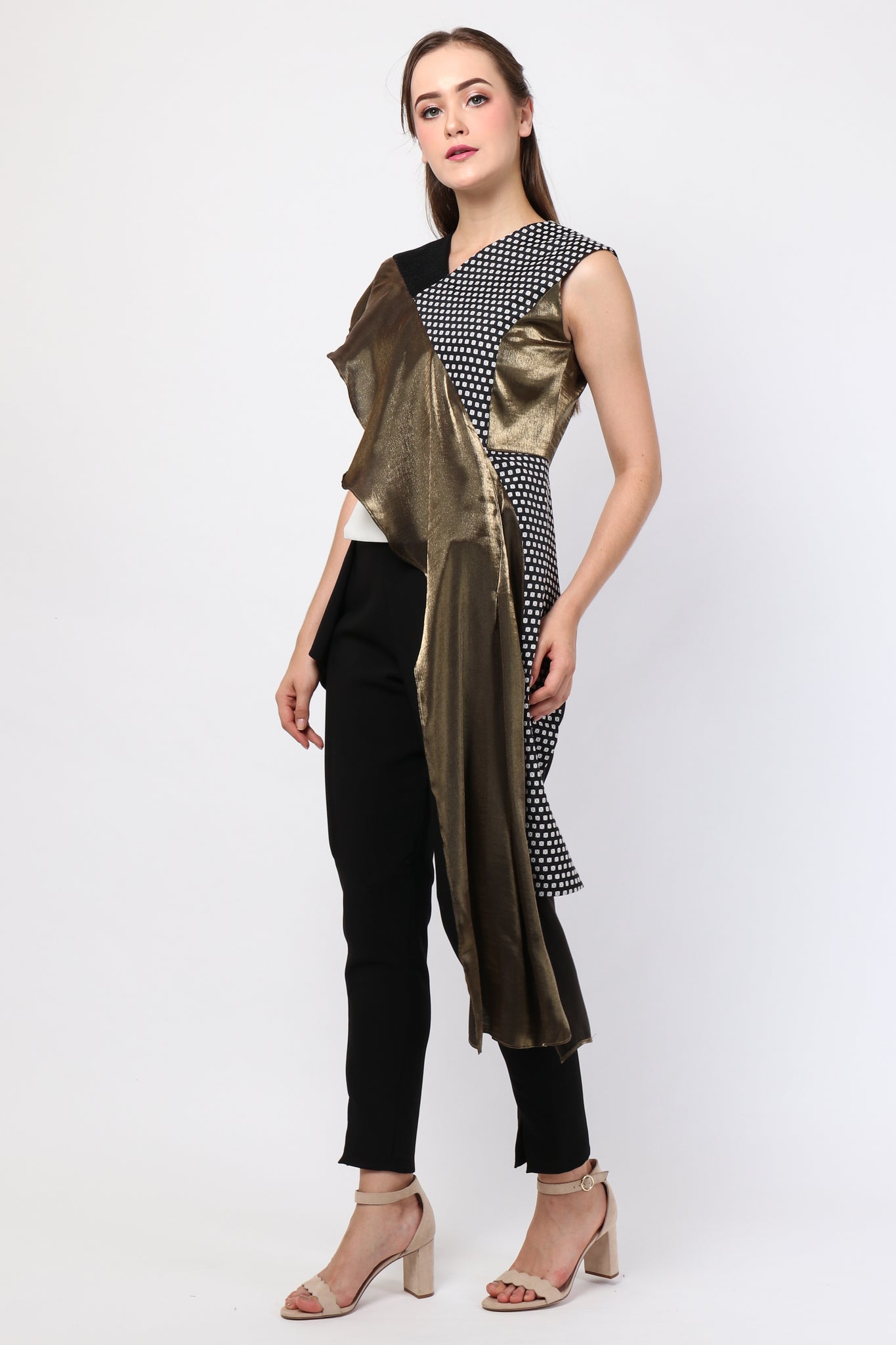 Top Monochrome Jala