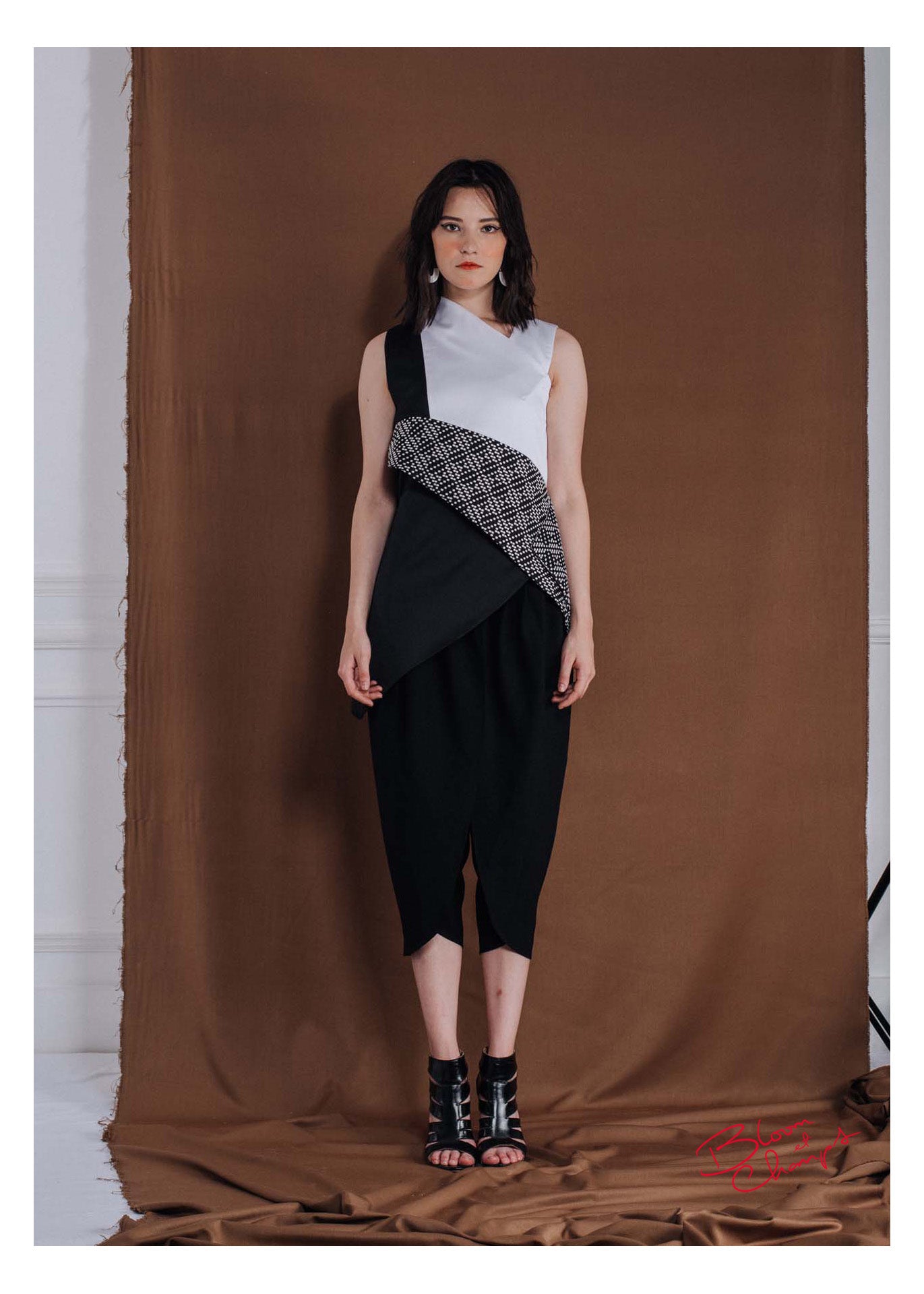 One Shoulder Like Chess