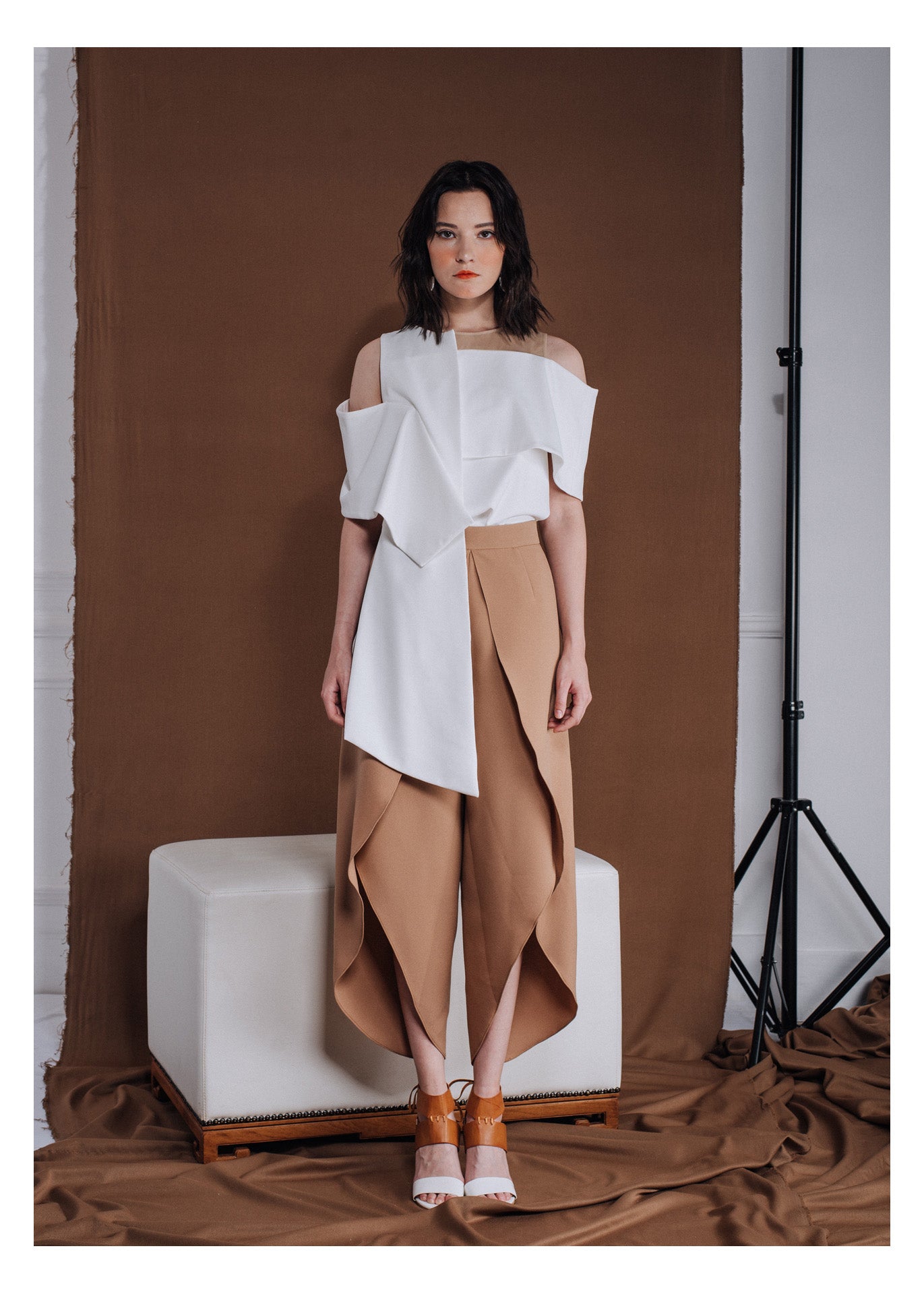 Top Sabrina White with beige tulle