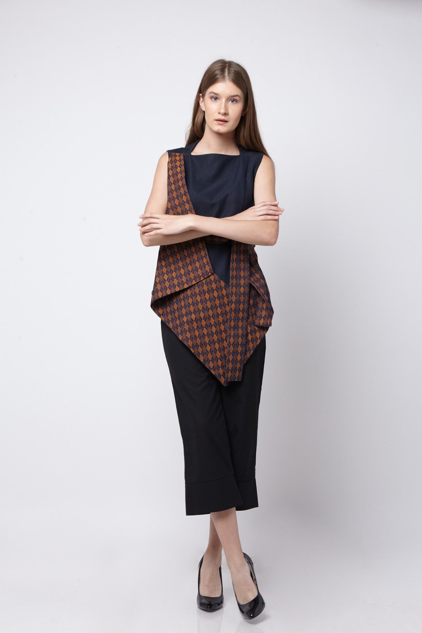 Top Segitiga Motif