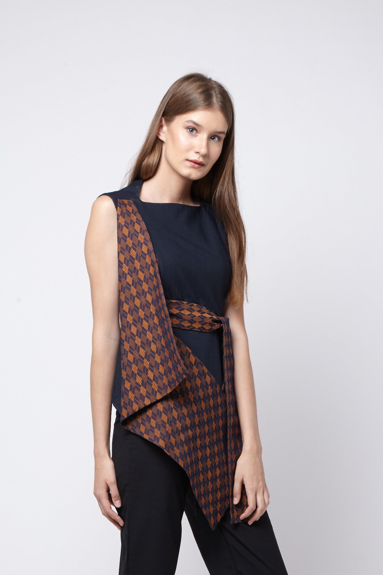 Top Segitiga Motif