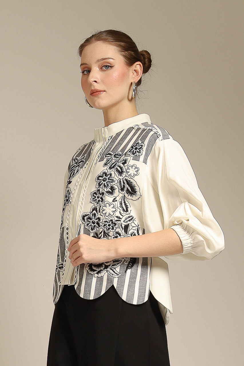 Bloom et Champs AK Floral Embroidered Scalloped Blouse
