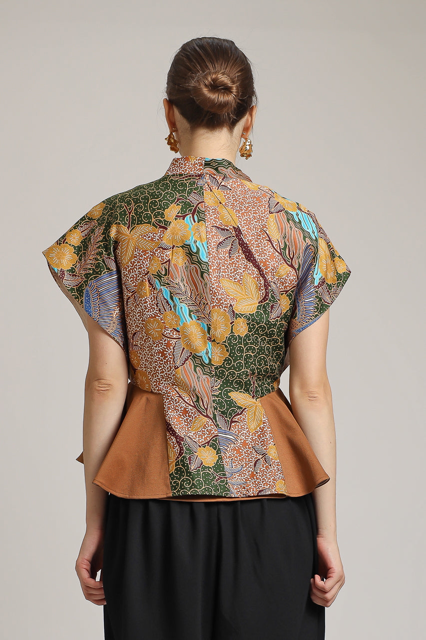 Bloom et Champs Tassel Batik Blouse