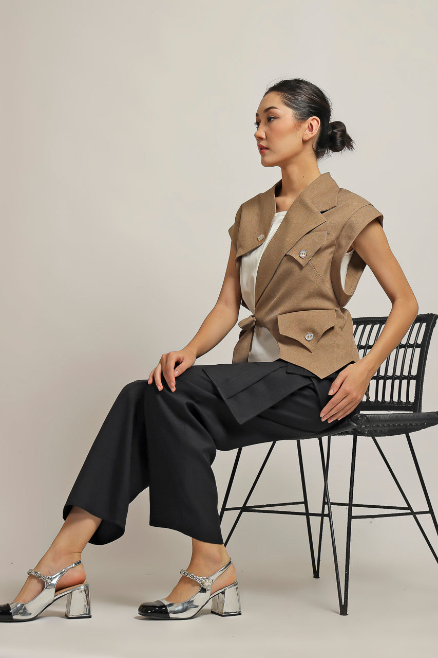 Bloom et Champs Mocha Lapel Top