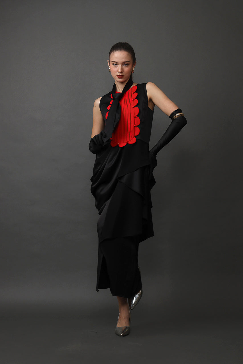 Bloom et Champs Scalloped Dress in Red