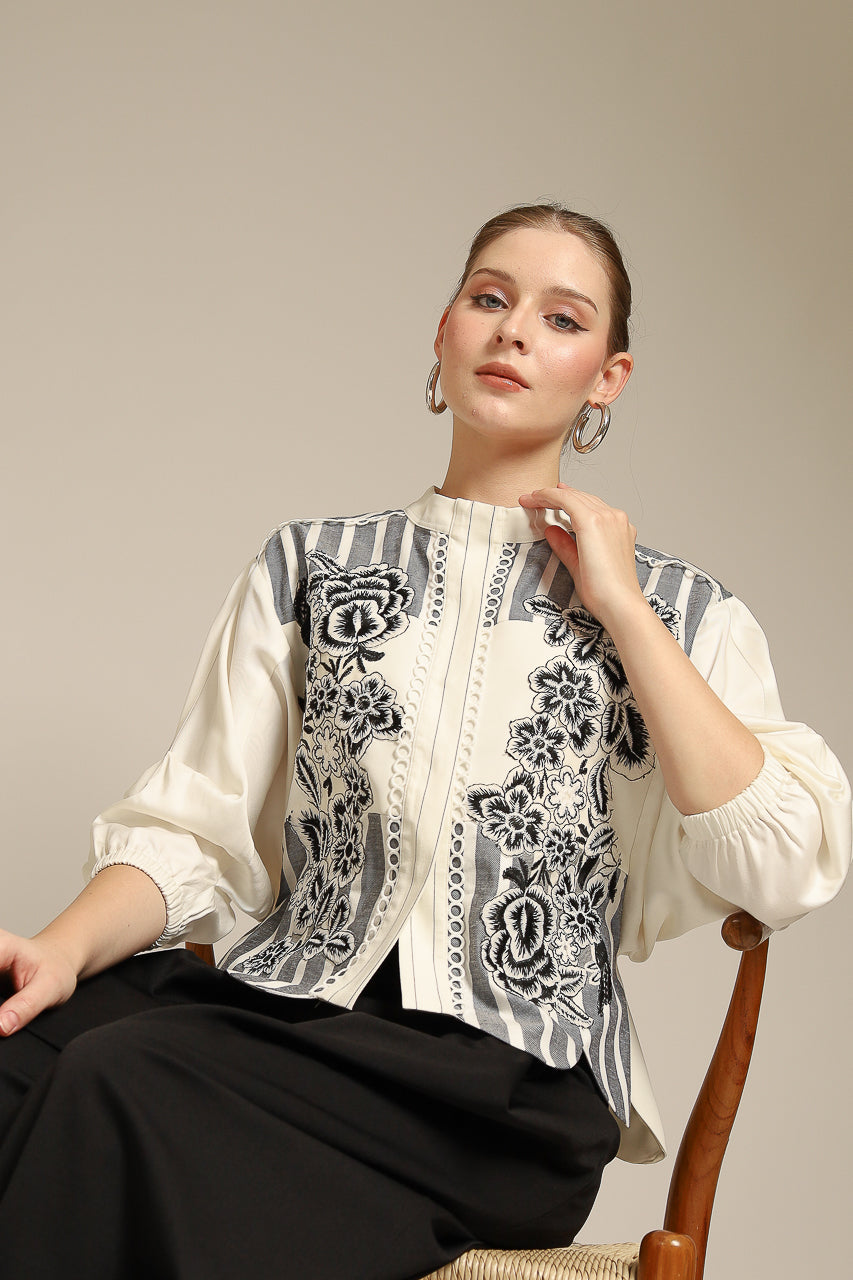 Bloom et Champs AK Floral Embroidered Scalloped Blouse