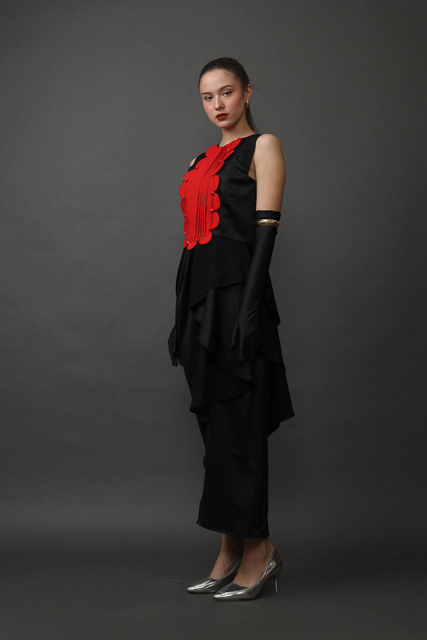 Bloom et Champs Scalloped Dress in Red