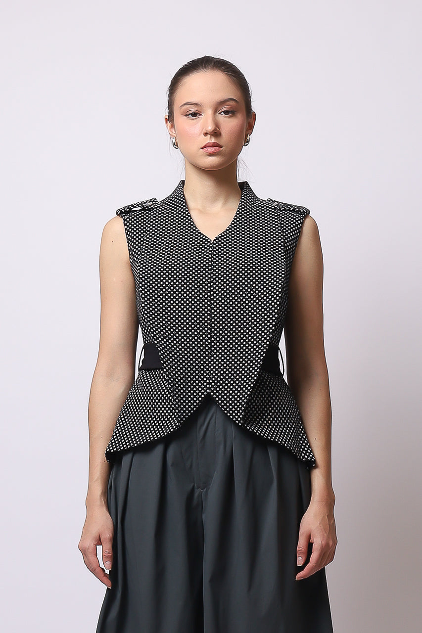 Bloom Curvy Top/ Celana Akira Abu