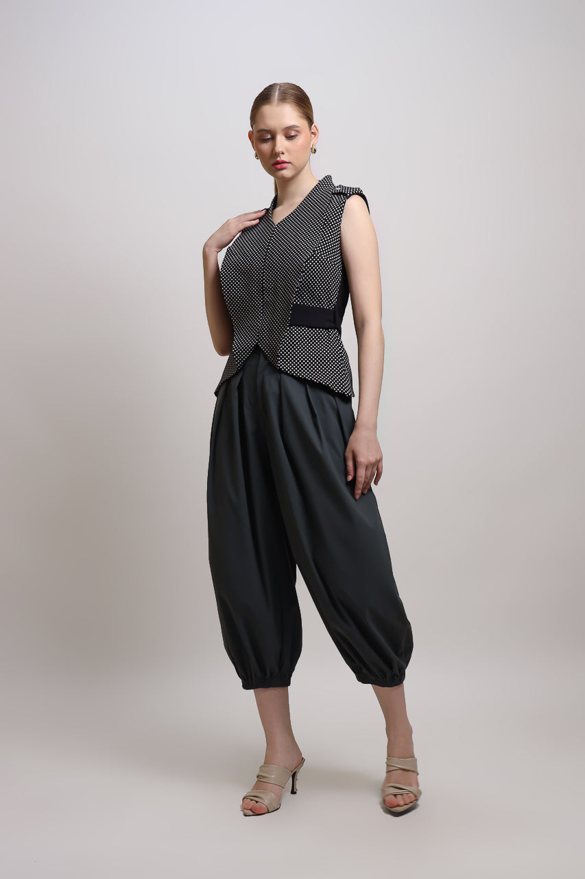 Bloom Curvy Top/ Celana Akira Abu