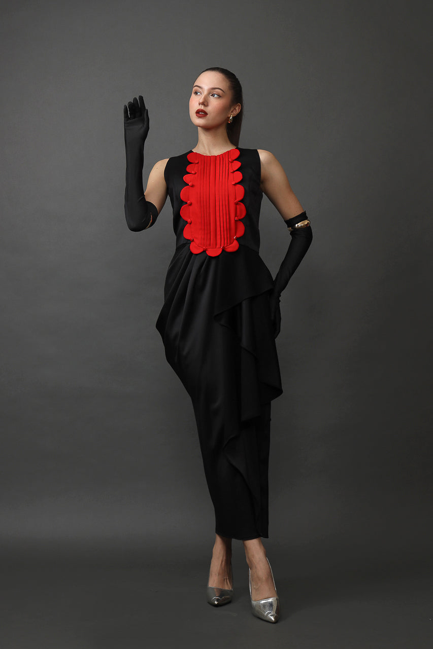 Bloom et Champs Scalloped Dress in Red