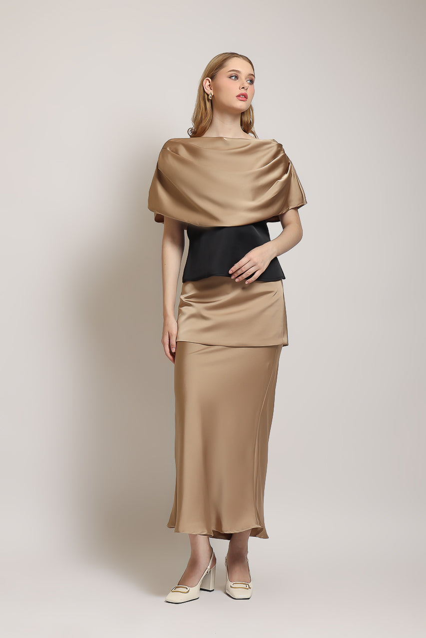 Bloom Top Kerah Ploi/Rok Saten Obi
