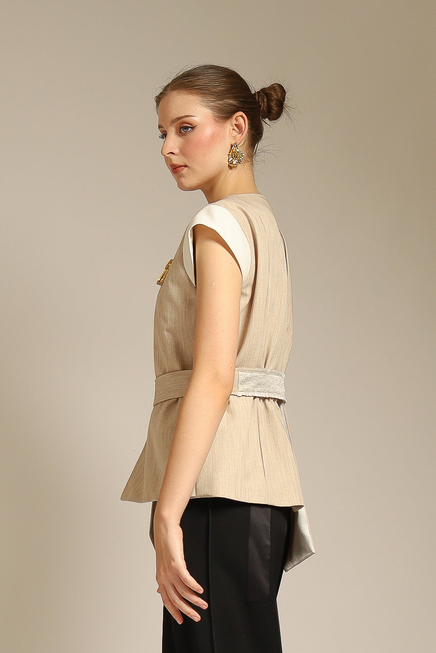 Bloom et Champs AK Brooch Blouse