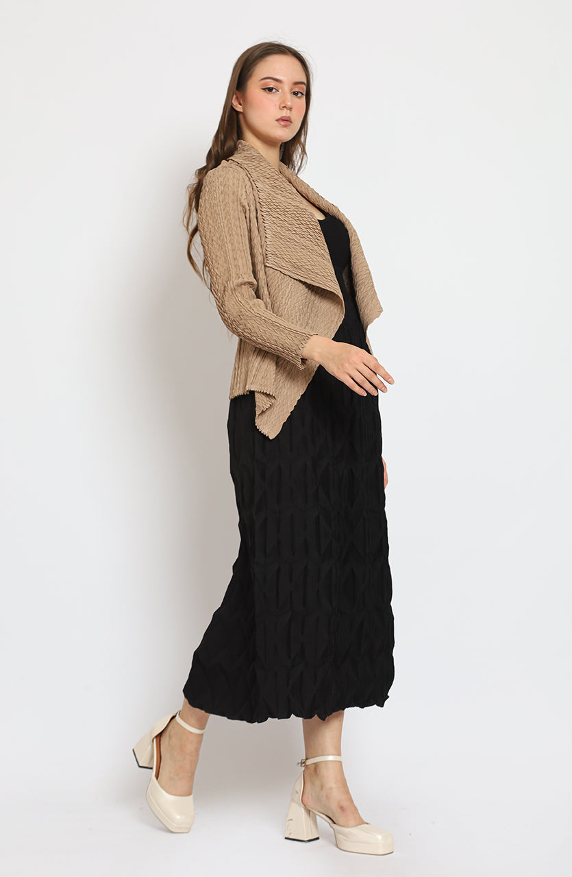 Bloom et Cotton Beige Lapel Outer Pleats / Long Skirt Black Pleats