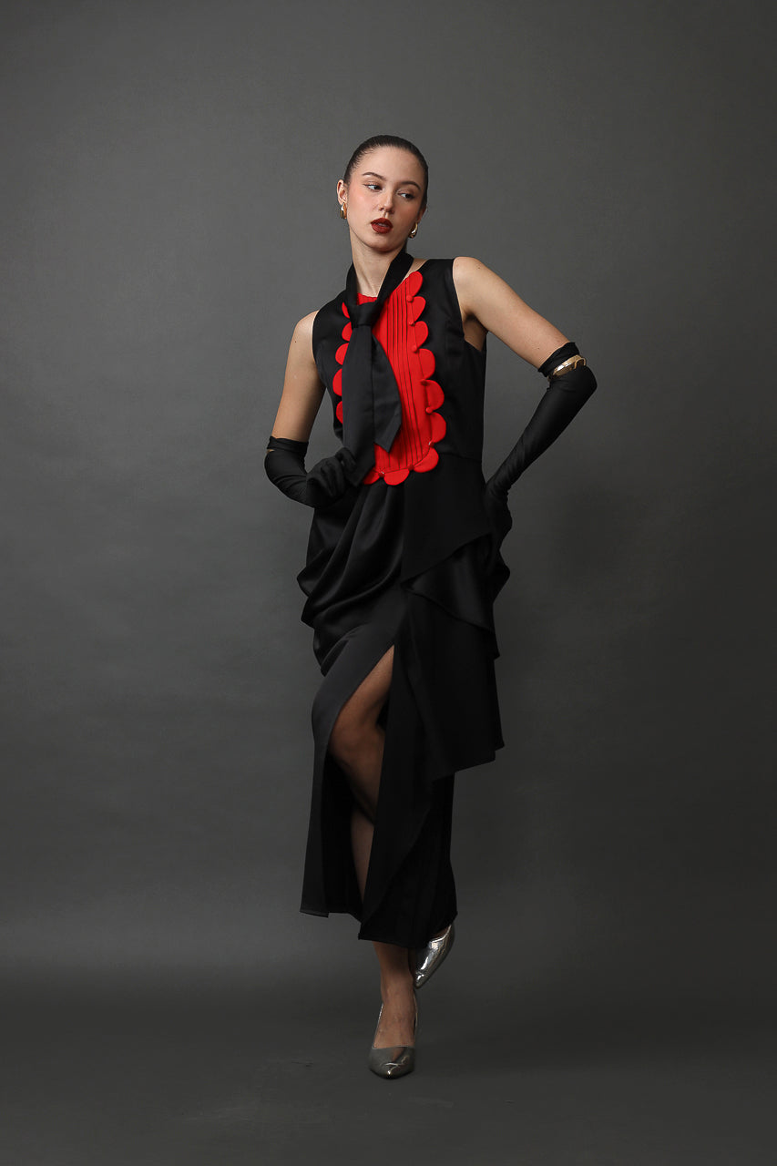 Bloom et Champs Scalloped Dress in Red