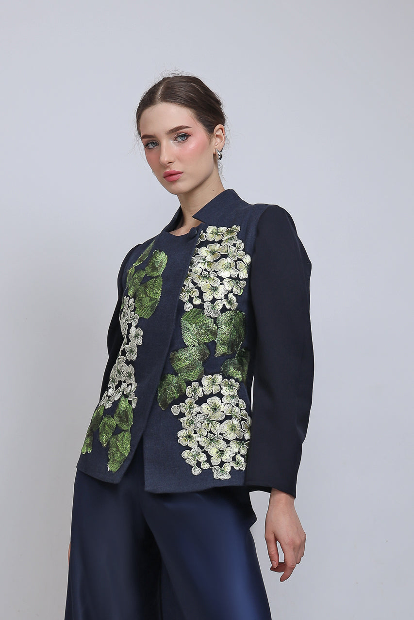 Bloom et Champs Diagonal Shirt with Garden Embroidery/Flare Saten Pants in Navy