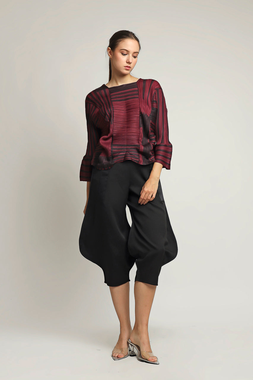 Bloom et Champs Maroon Pleats Top