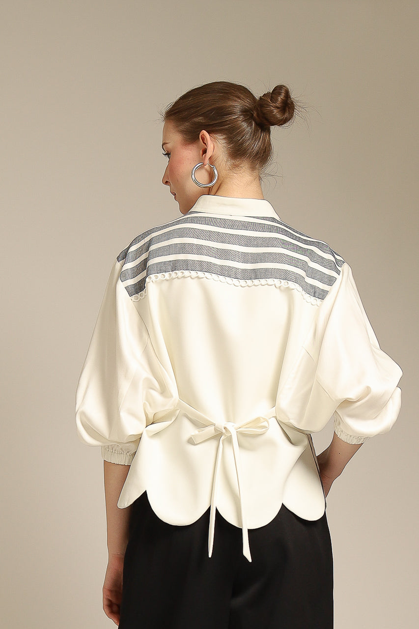 Bloom et Champs AK Floral Embroidered Scalloped Blouse