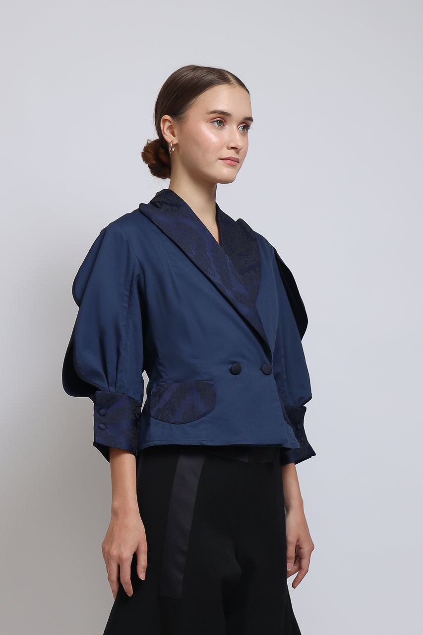 Bloom et Champs Scalloped Sleeves SS Navy Blouse