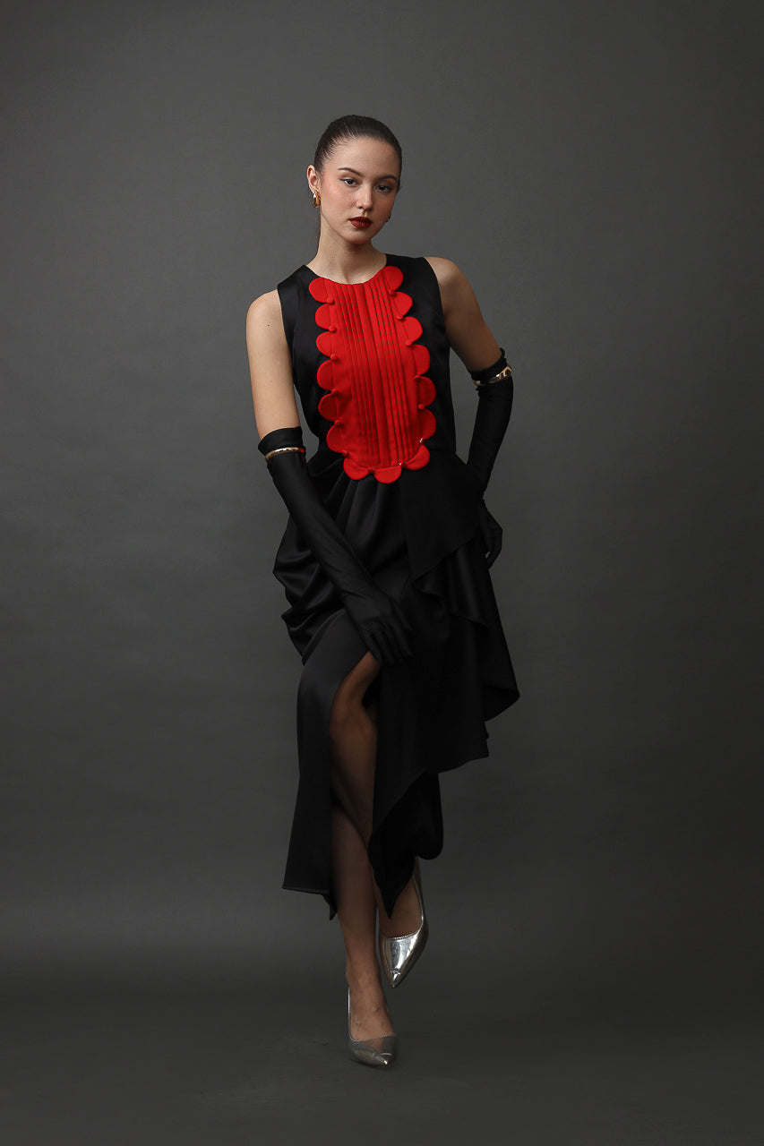 Bloom et Champs Scalloped Dress in Red