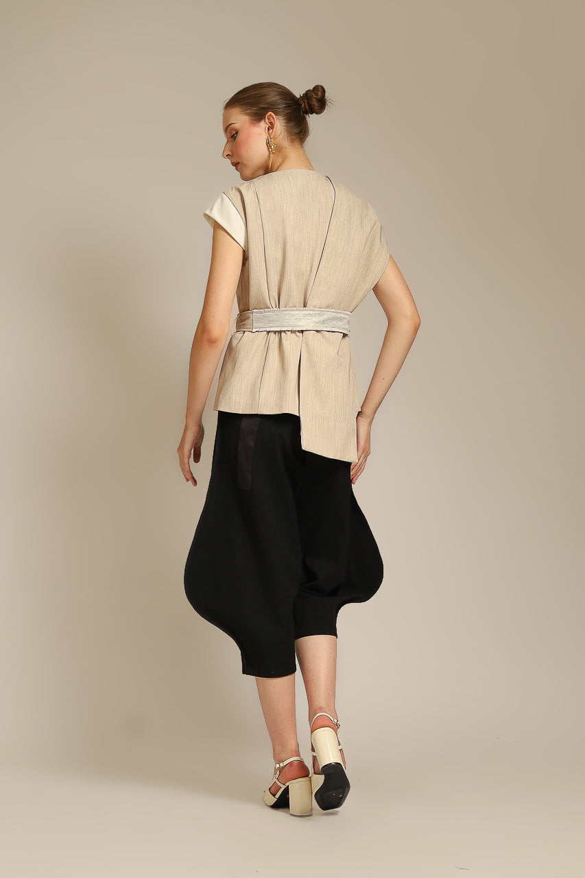 Bloom et Champs AK Brooch Blouse