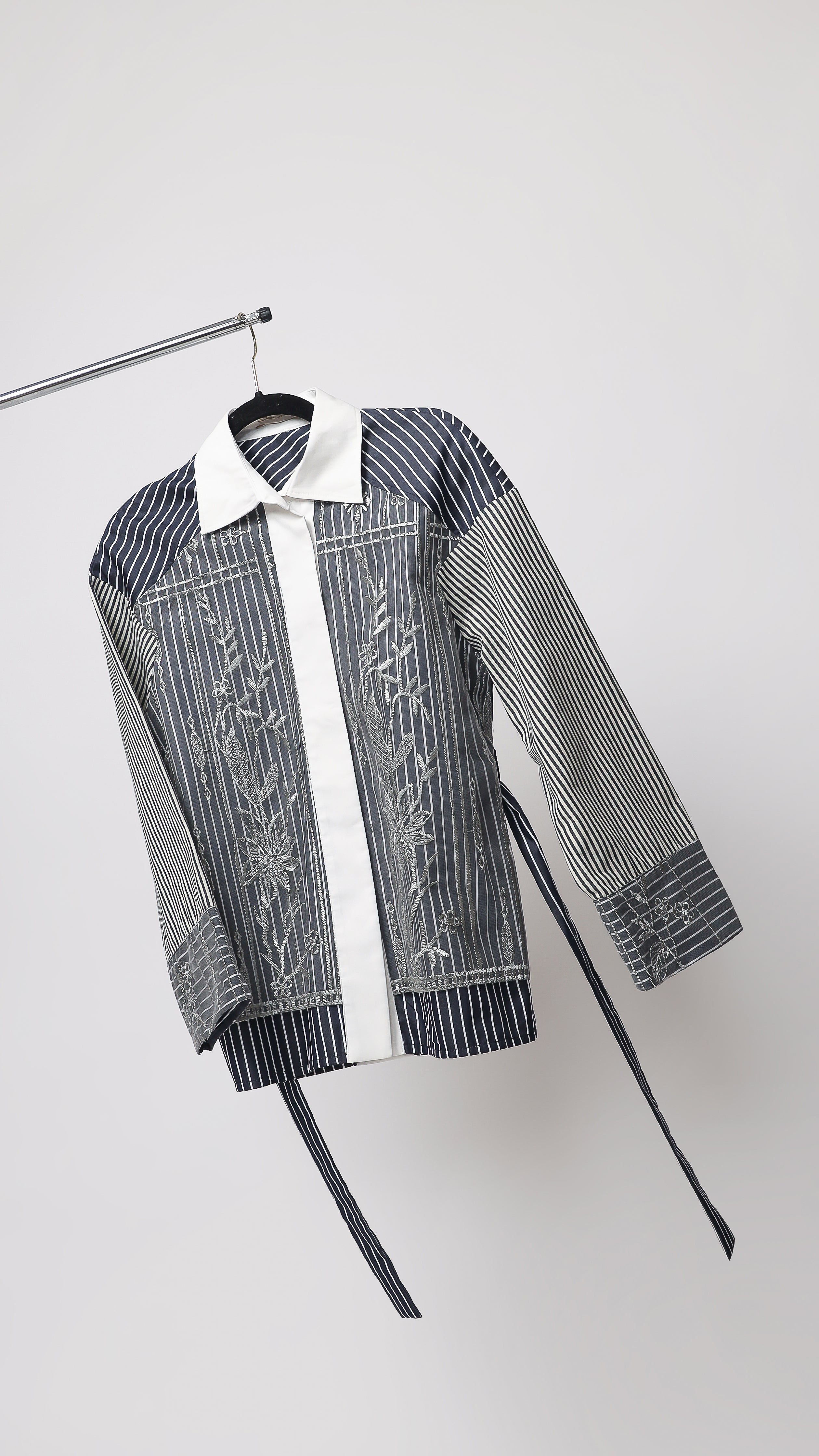 Bloom et Champs Kemeja Tulle Abu Salur