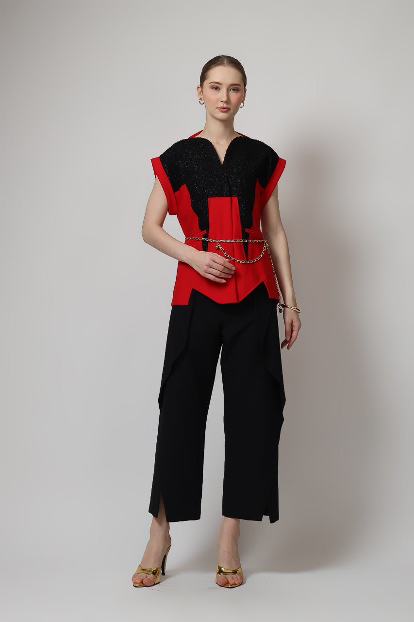 Bloom et Champs AK Chain Belt Blouse