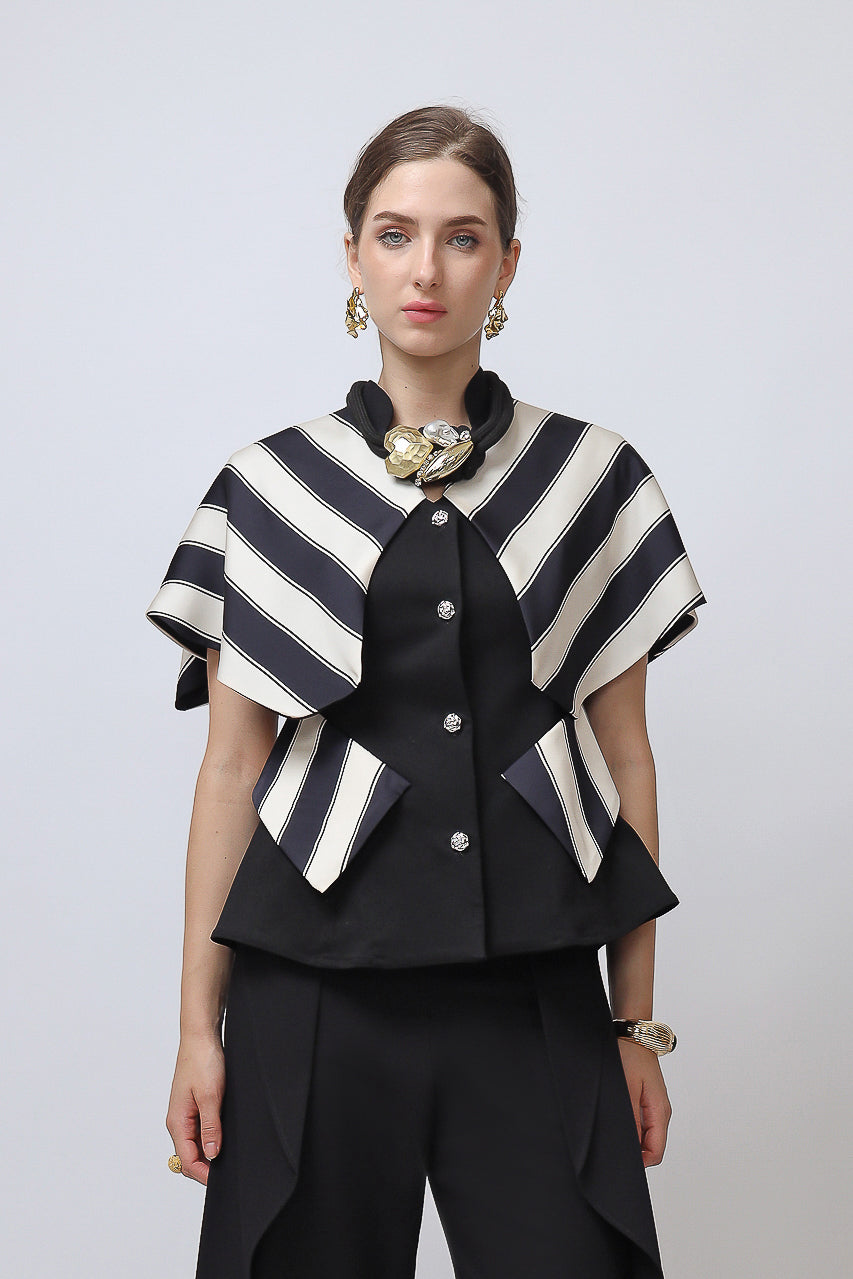 Bloom et Champs Monochrome Big Collar Blouse
