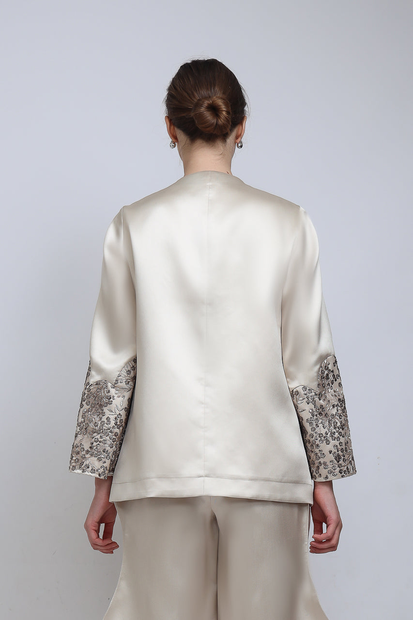 Bloom et Champs Camellia Embellished Blazer/Doremi Nude Pants