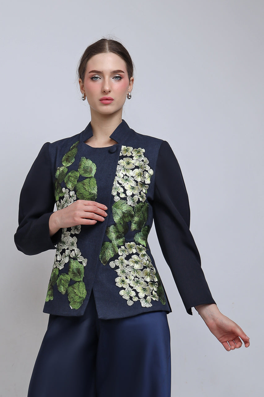 Bloom et Champs Diagonal Shirt with Garden Embroidery/Flare Saten Pants in Navy